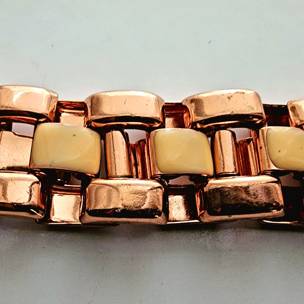 Rose gold with cream enameled link bracelet, contemporary, classic look, bougie - Picture 3 of 6